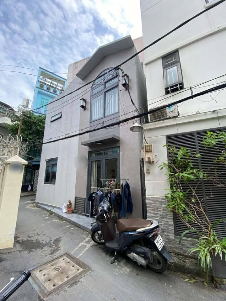 Nhà riêng Bình Thạnh 18m² giá 2.75 tỷ - Đỗ xe hơi ngay cửa!