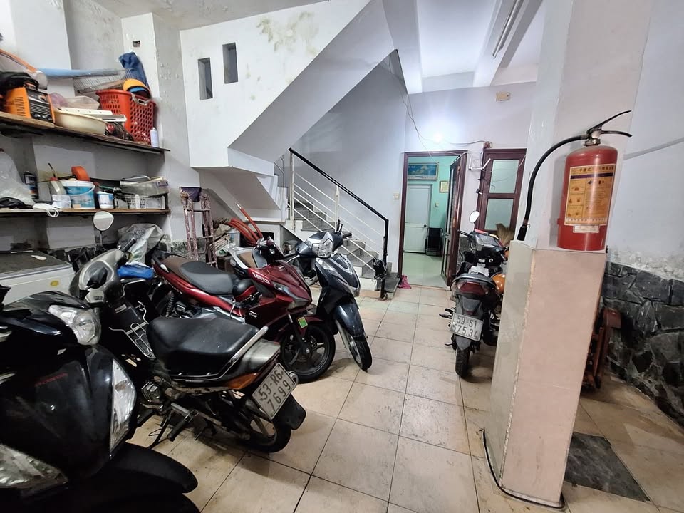 Nhà 4 tầng Hẻm xe hơi Phan Xích Long, Phú Nhuận 99m² giá 24.5 tỷ - Đầu tư sinh lời ngay!