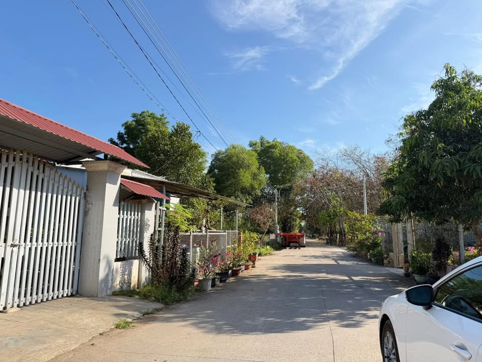 Đất thổ cư ấp 2 Hưng Long, Bình Chánh 592m² giá 2.4 tỷ - Vị trí dân cư đông đúc!