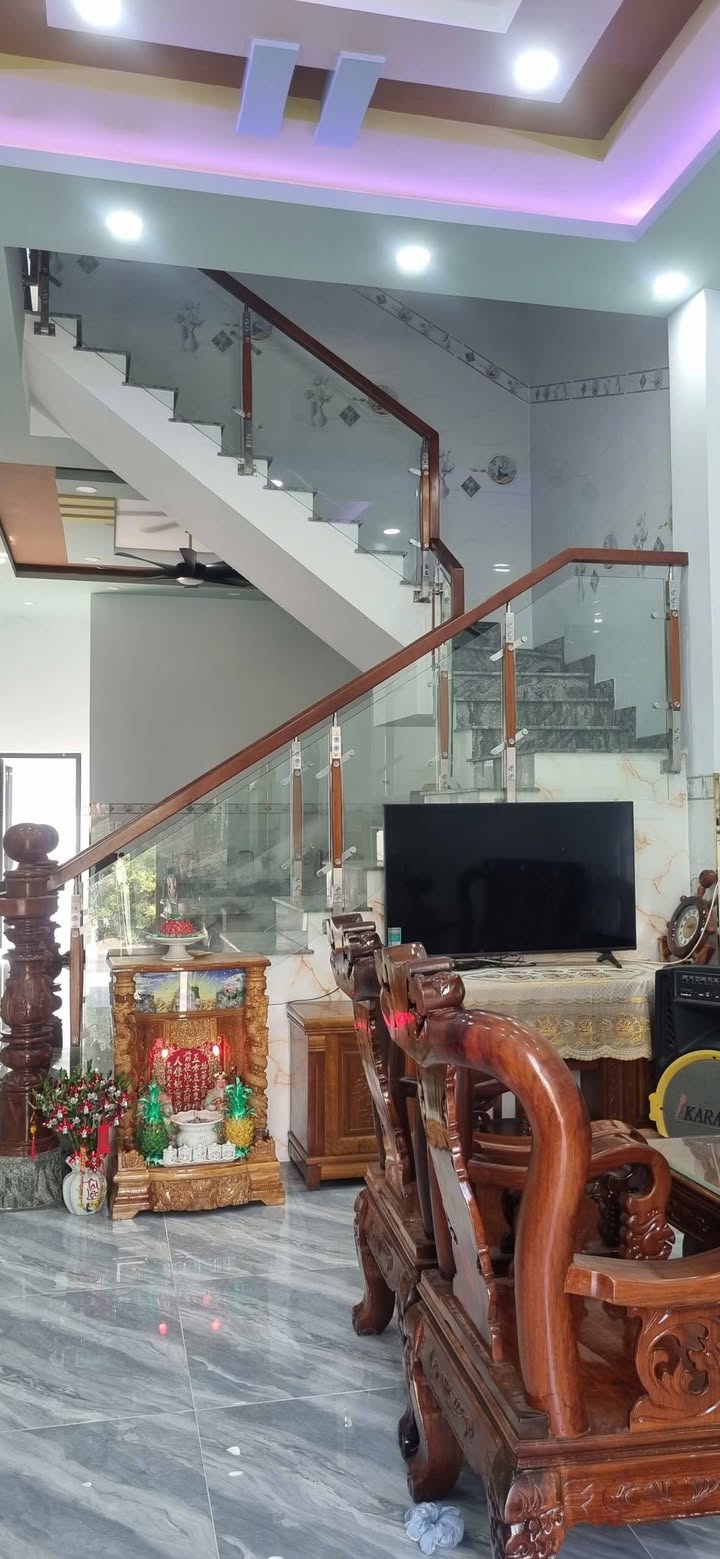 Nhà mặt tiền Hương Lộ 11, Bình Chánh 115m² giá 7 tỷ - Đầu tư kinh doanh lý tưởng!