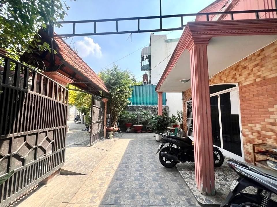 Nhà phố 264m² Bình Thạnh 16 phòng ngủ - Sát mặt phố, giá thương lượng!