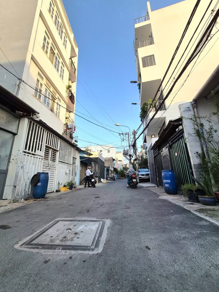Nhà hẻm xe hơi, Phường 5, Quận Gò Vấp, 121m² giá 13.5 tỷ - Cơ hội đầu tư tuyệt vời!