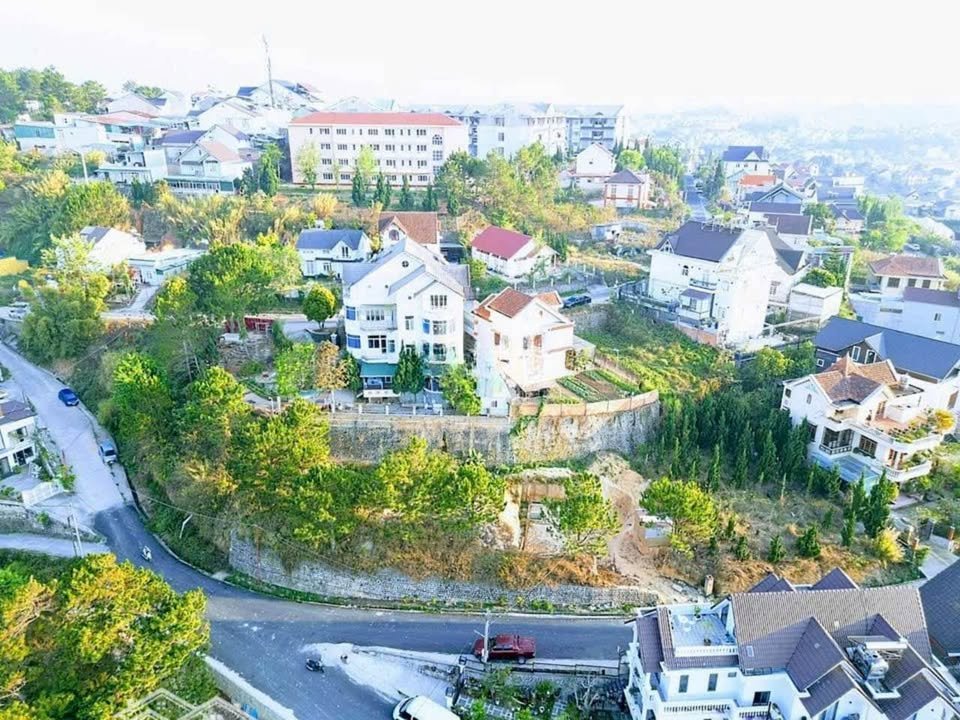 Đất nền Đà Lạt 406m² giá 13.8 tỷ - Sổ hồng riêng, đường nhựa ô tô tránh nhau!