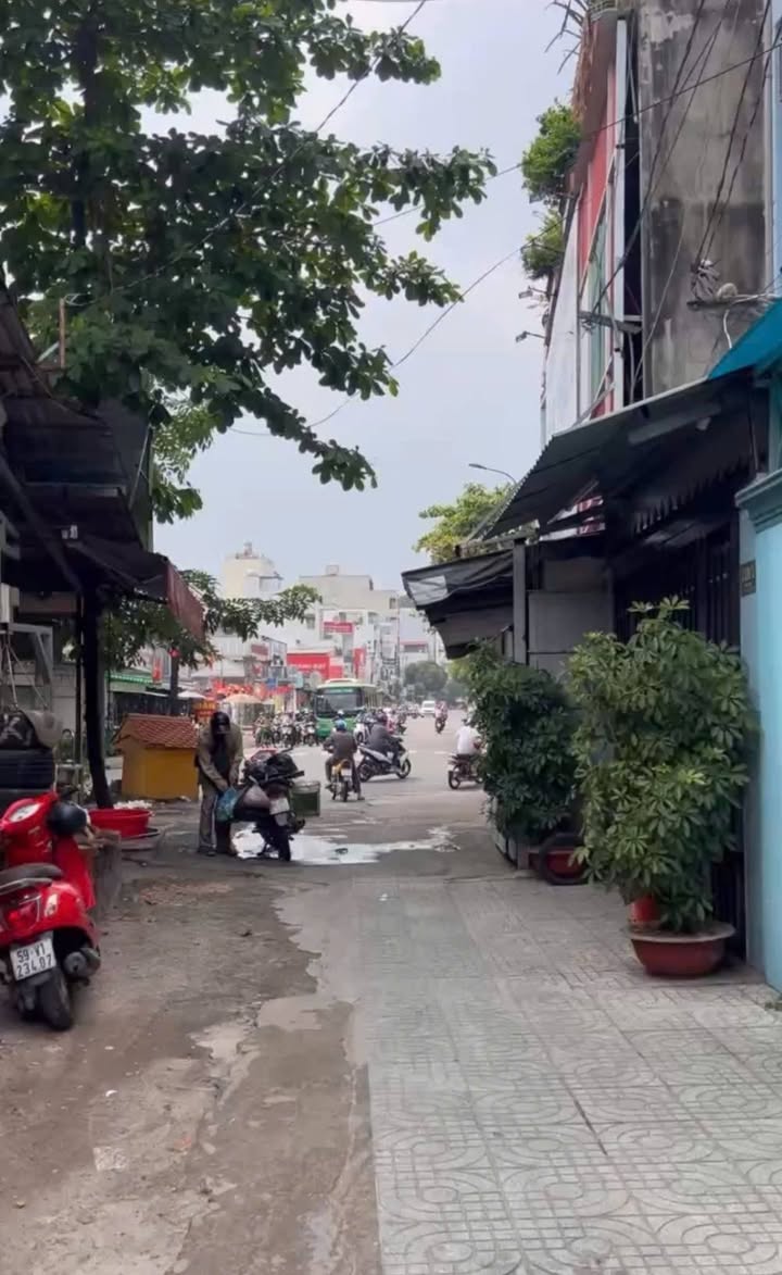 Nhà riêng Tân Quý, Quận Tân Phú 42m² giá 4.5 tỷ - Vị trí thuận tiện, gần Aeon Mall!