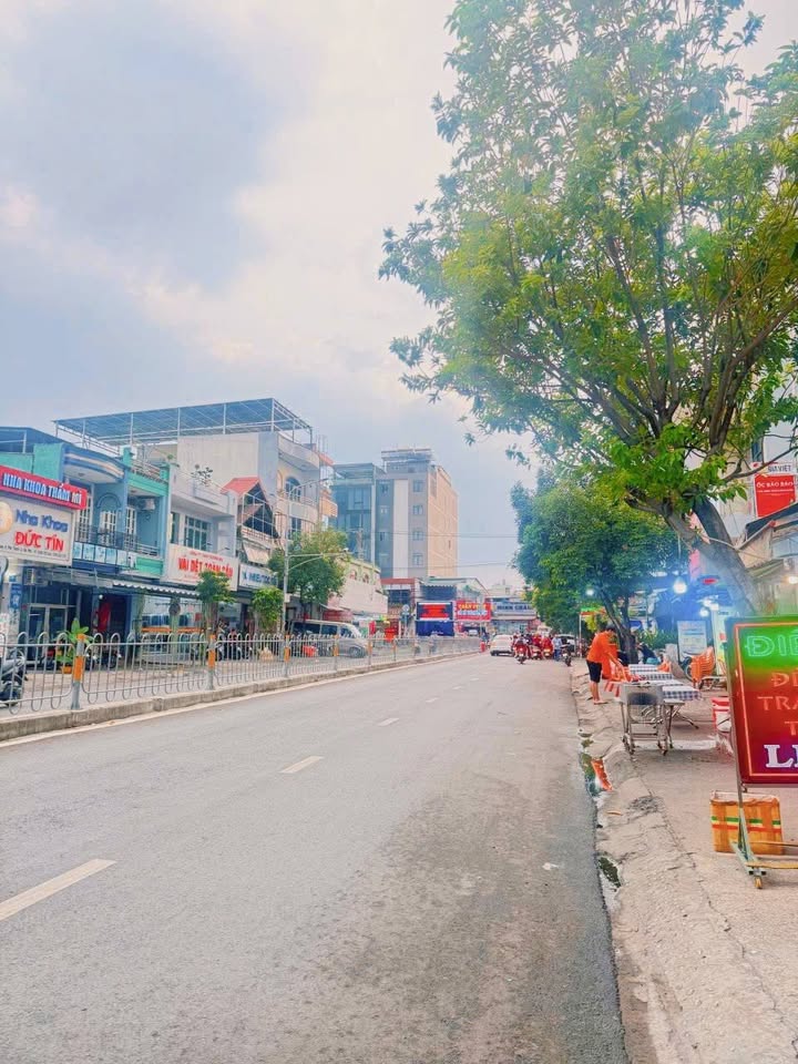 FrontHouse Nguyễn Sơn 50m² giá 7 tỷ - Căn góc 2 mặt tiền kinh doanh