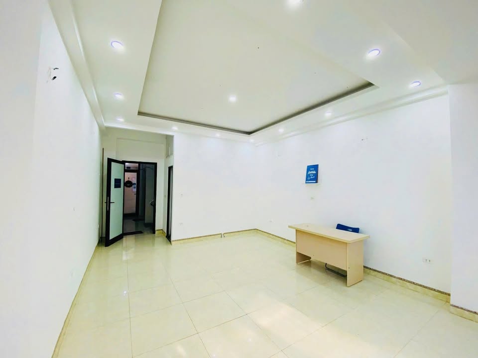 Văn phòng cho thuê tại Cầu Giấy 30m² giá 6.5 triệu - Thiết kế hiện đại, tiện nghi