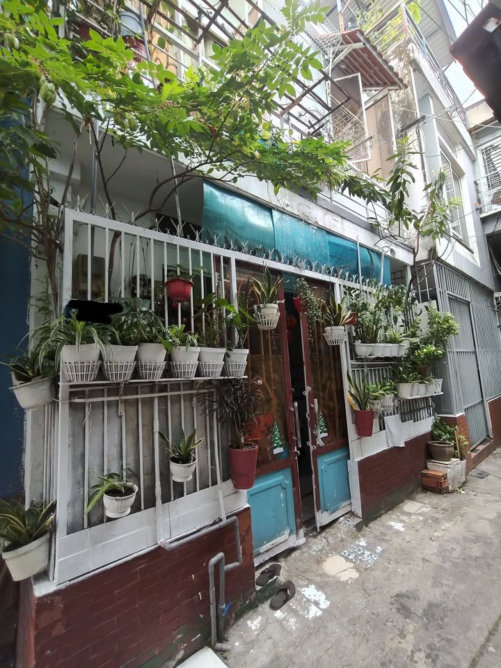 Nhà phố Tân Phú 30m² giá 3 tỷ - Gần ĐH Công Thương, tiện ích đầy đủ!