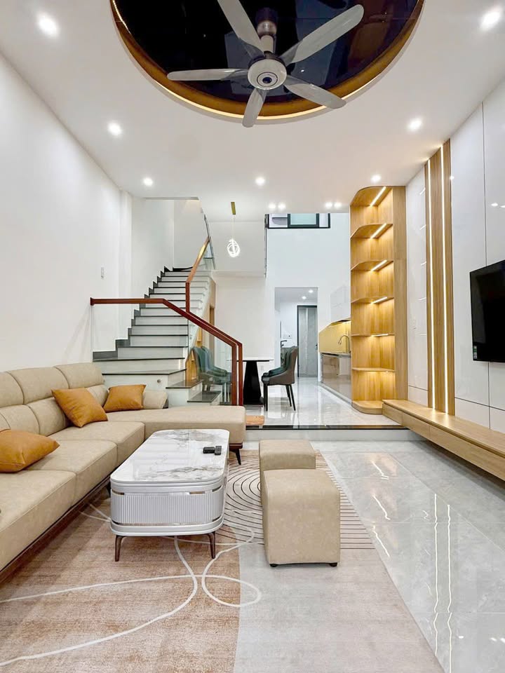 Nhà mặt tiền Phan Đăng Lưu, Đà Nẵng 100m² giá 11 tỷ - Kinh doanh sầm uất!