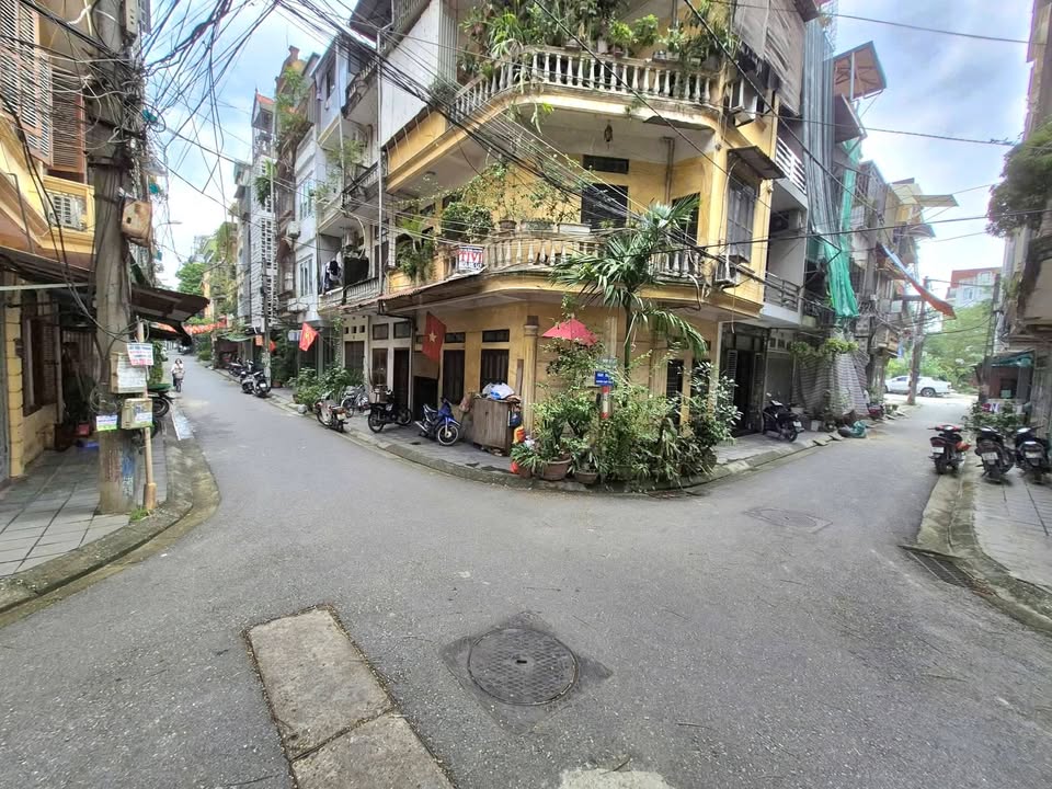 Nhà phân lô Tam Trinh, Hoàng Mai, 45m² giá 16.2 tỷ - Đầu tư sinh lời lý tưởng!