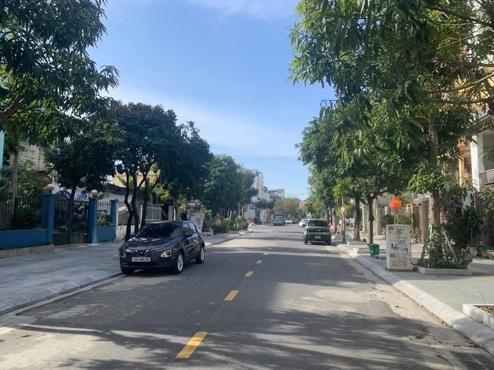 Nhà 5 tầng Hồng Hải, 120m² giá 16 tỷ - Vị trí đắc địa hiếm có!