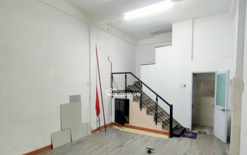 Nhà cho thuê 2 tầng Nguyễn Văn Linh, Hải Châu 70m² giá 7 triệu - Kinh doanh lý tưởng!