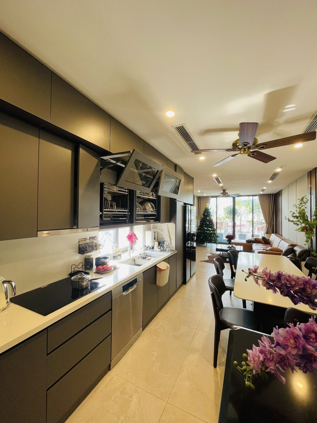 Nhà mặt ngõ Đội Cấn, Ba Đình 63m² giá 36.5 tỷ - Đẳng cấp sống và đầu tư!