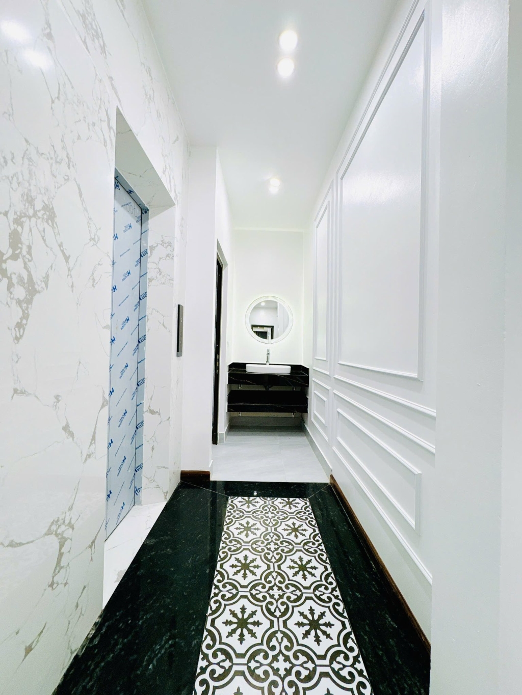 Nhà phố Trần Duy Hưng 44m² giá 16.5 tỷ - Kinh doanh sầm uất, thang máy đầy đủ!