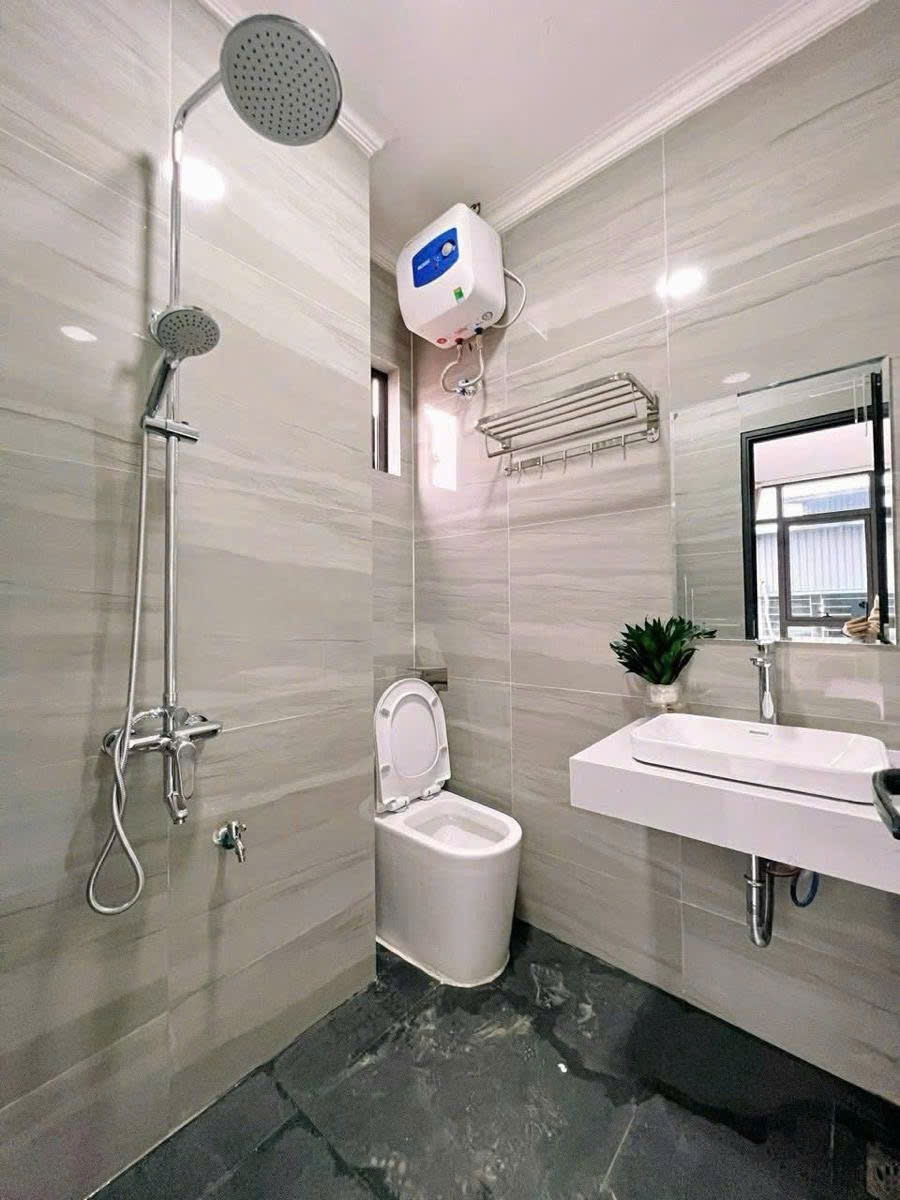 Nhà mặt phố Thọ Tháp Dịch Vọng Cầu Giấy 200m² giá 85 tỷ - Khu kinh doanh sầm uất!