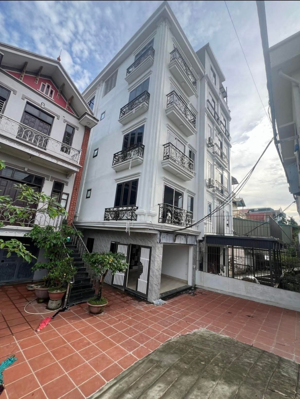 Nhà đẹp 5 tầng tại Thượng Cát, 32m² giá 6 tỷ - Đón Tết trọn vẹn!