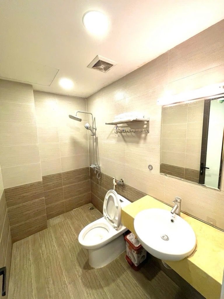 Chính chủ CHDV Hoàng Ngân 75m² giá 14.25 tỷ - Ô tô đỗ cửa, doanh thu 45 triệu/tháng!