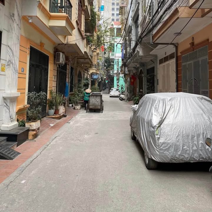 Nhà riêng Cầu Giấy 35m² giá 7 tỷ - Ngõ nông, gần phố