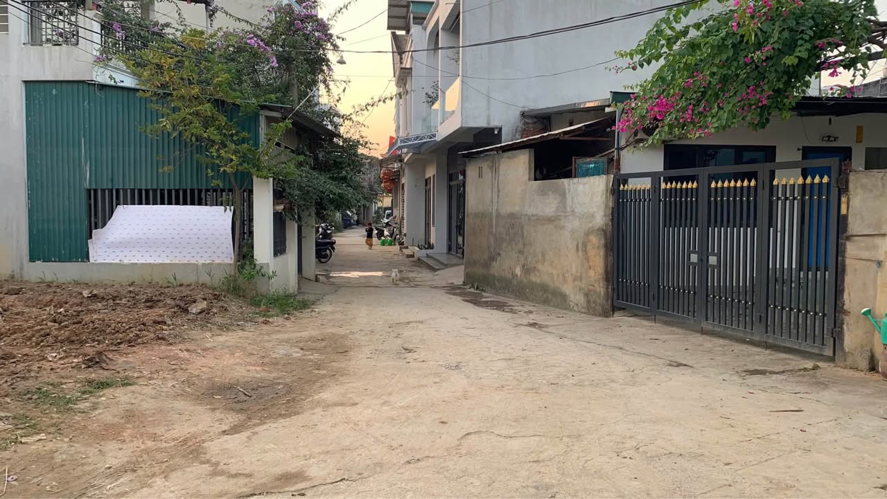 Nhà phố Yên Bái 115m² giá 1.3 tỷ - Ngõ ô tô tránh, gần Vincom!