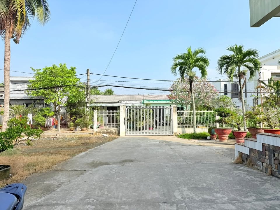 Đất nền Phú Khương Bến Tre 300m² giá 2.7 tỷ - Sổ hồng chính chủ, vị trí đắc địa!