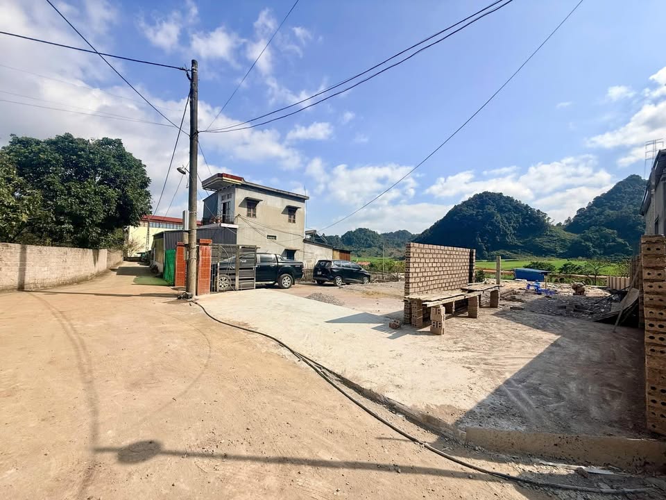 Đất Hoa Đào Mộc Châu 105m² giá 2 tỷ - Cơ hội đầu tư tiềm năng!