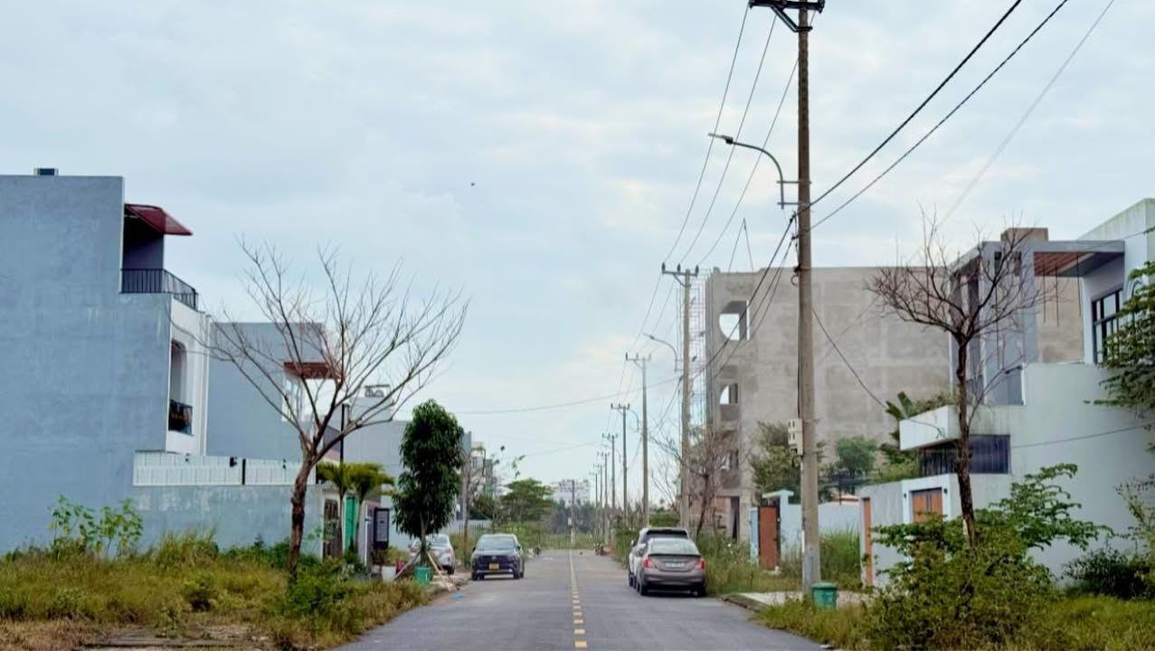 Đất nền Nam Hoà Xuân - Đầm Sen 100m² giá 6.15 tỷ - Cơ hội đầu tư hấp dẫn!