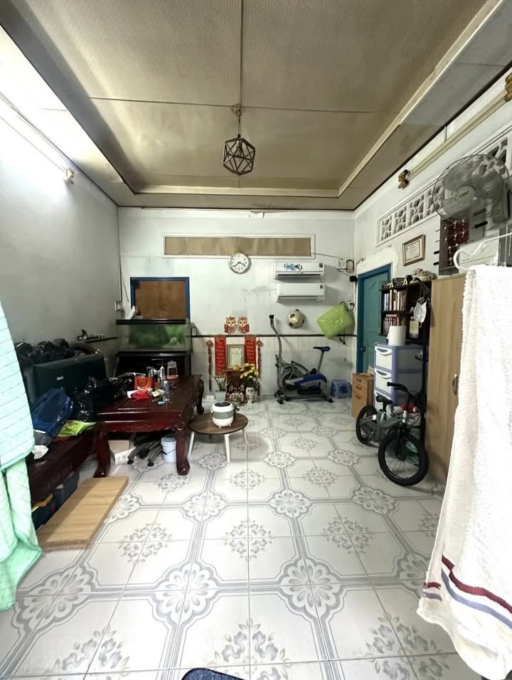 Nhà 2 tầng hẻm 6m, Quận Tân Phú, 160m² - Giá chỉ 10.4 tỷ, Sổ đỏ chính chủ
