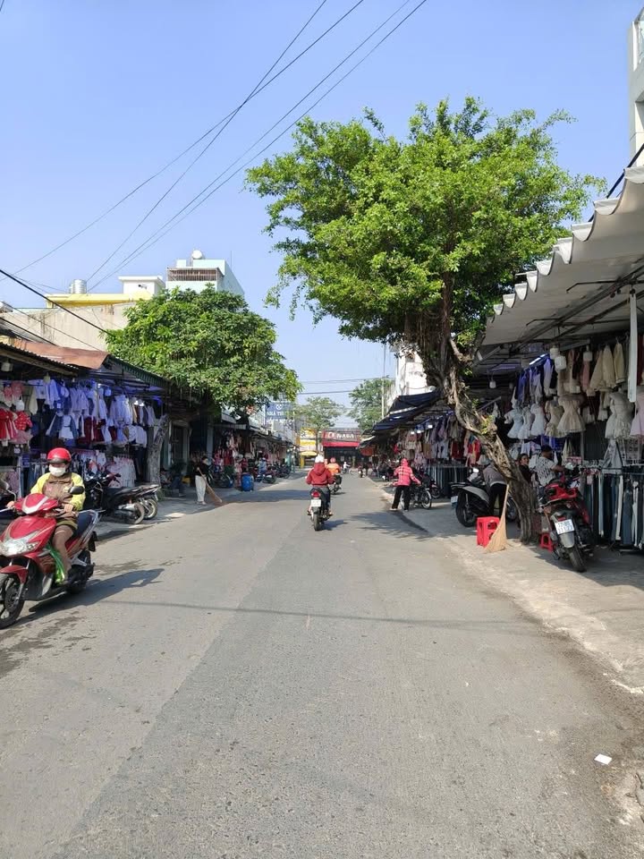 Nhà trọ 150m² đường số 11 xóm vắng - Đang cho thuê 15 triệu/tháng chỉ 7 tỷ!