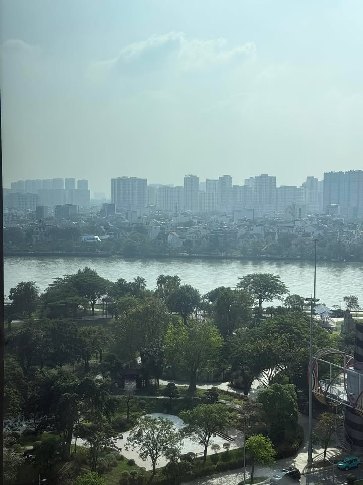 Căn hộ Vinhomes Central Park 91m² giá 13.5 tỷ - Thiết kế đẹp, view sông