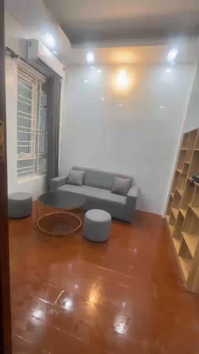 Phòng cho thuê Ngõ 668 Lạc Long Quân 30m² giá 3.8 triệu - Thoáng mát, gần Lotte Mall!