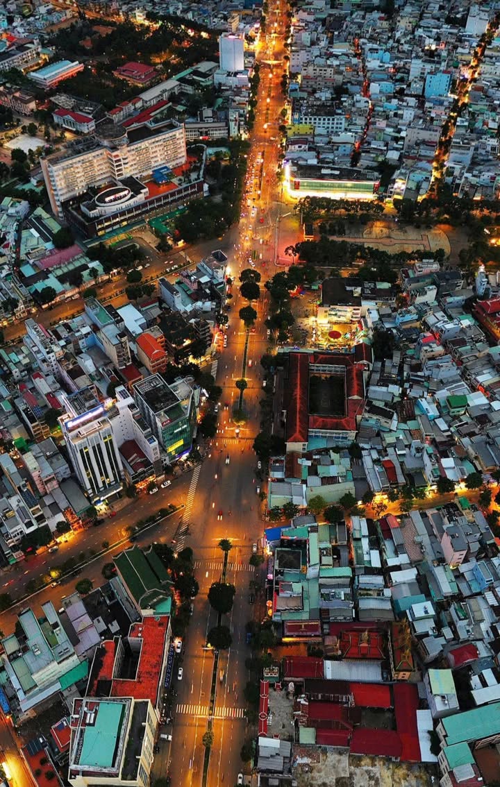 Bán toà nhà mặt tiền Đại Lộ Hoà Bình 400m² giá 250 tỷ - Đầu tư sinh lời ngay!