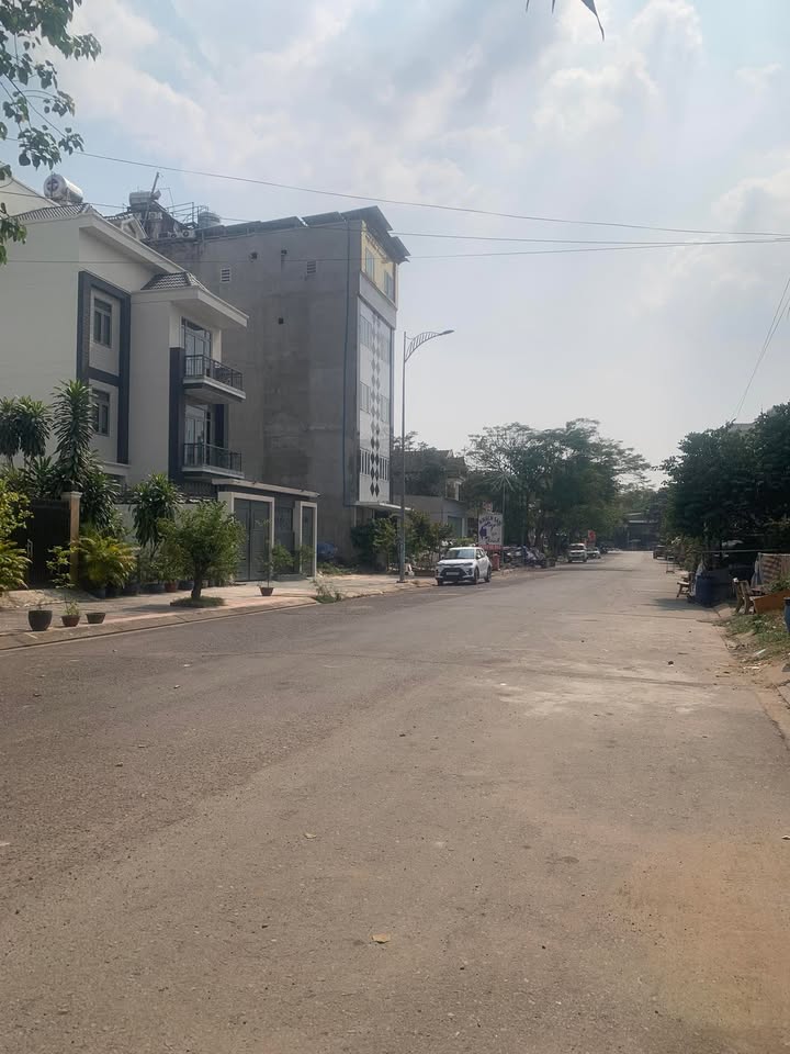 FrontHouse Vinhome Thủ Đức 140m² giá 13.2 tỷ - Mặt tiền kinh doanh lý tưởng!