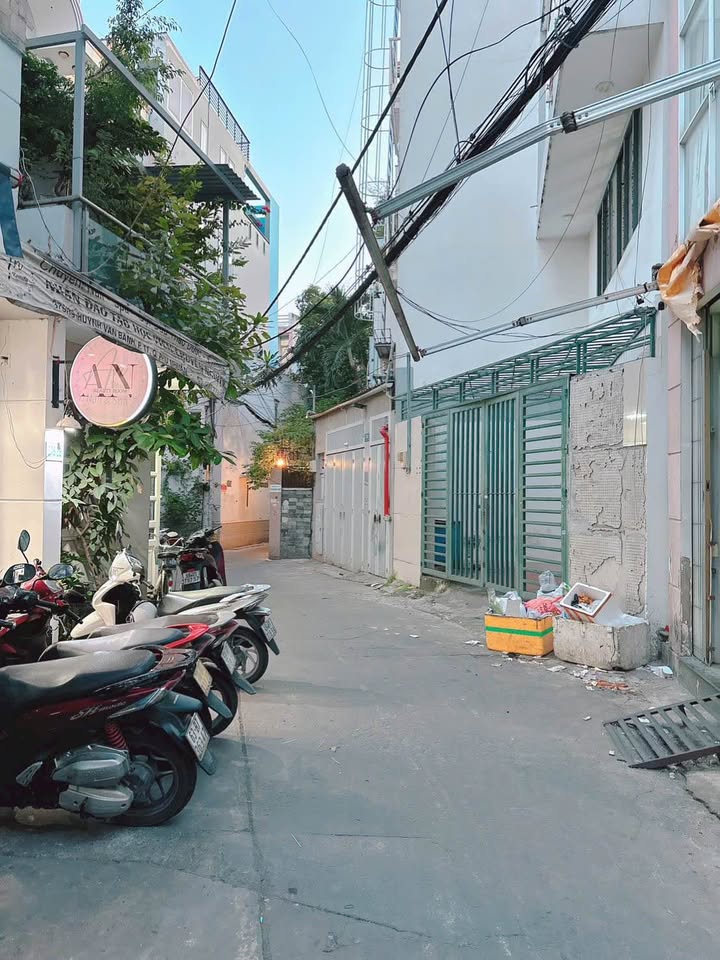 Nhà phố Quận Phú Nhuận 18m² giá 3.65 tỷ - Chính chủ bán gấp!