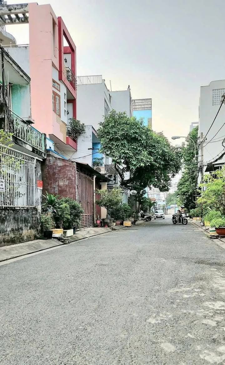 Nhà riêng Hòa Bình Lũy 80m² giá 7 tỷ - Vị trí đẹp, tiện ích đa dạng!