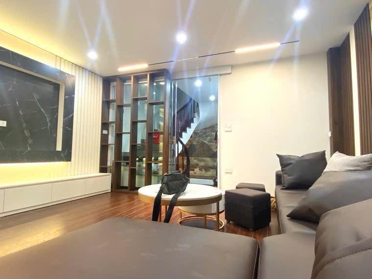 Nhà phố Lạc Long Quân, Xuân La 40m² giá 11.2 tỷ - Sẵn sàng giao dịch!