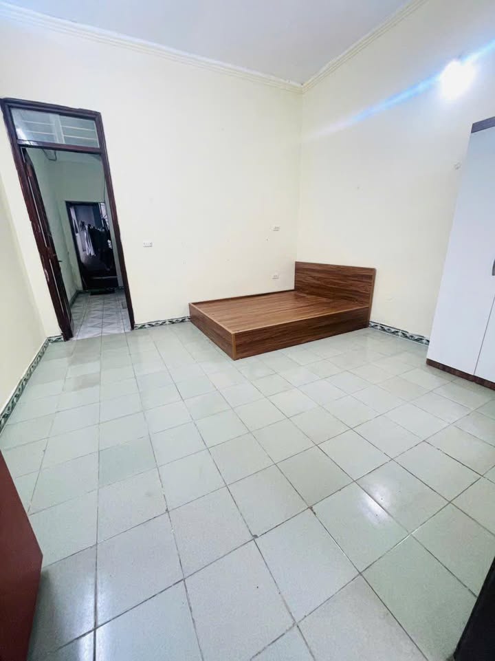 Phòng cho thuê tại Ngõ 79, Cầu Giấy giá 2.4 triệu - Full nội thất, ở ngay!