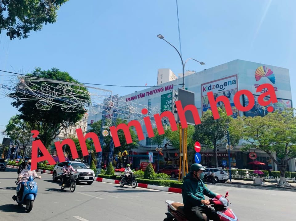 Bán Toà Nhà Mặt Tiền Đại Lộ Hoà Bình 400m² giá 250 tỷ - Đầu tư sinh lời cao!