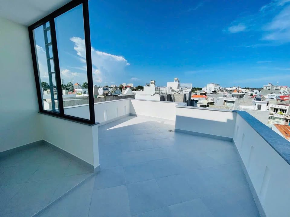 Nhà 1 trệt 2 lầu Phường 8 Vũng Tàu 85m² giá 8.2 tỷ - Hẻm ô tô, thuận tiện di chuyển!