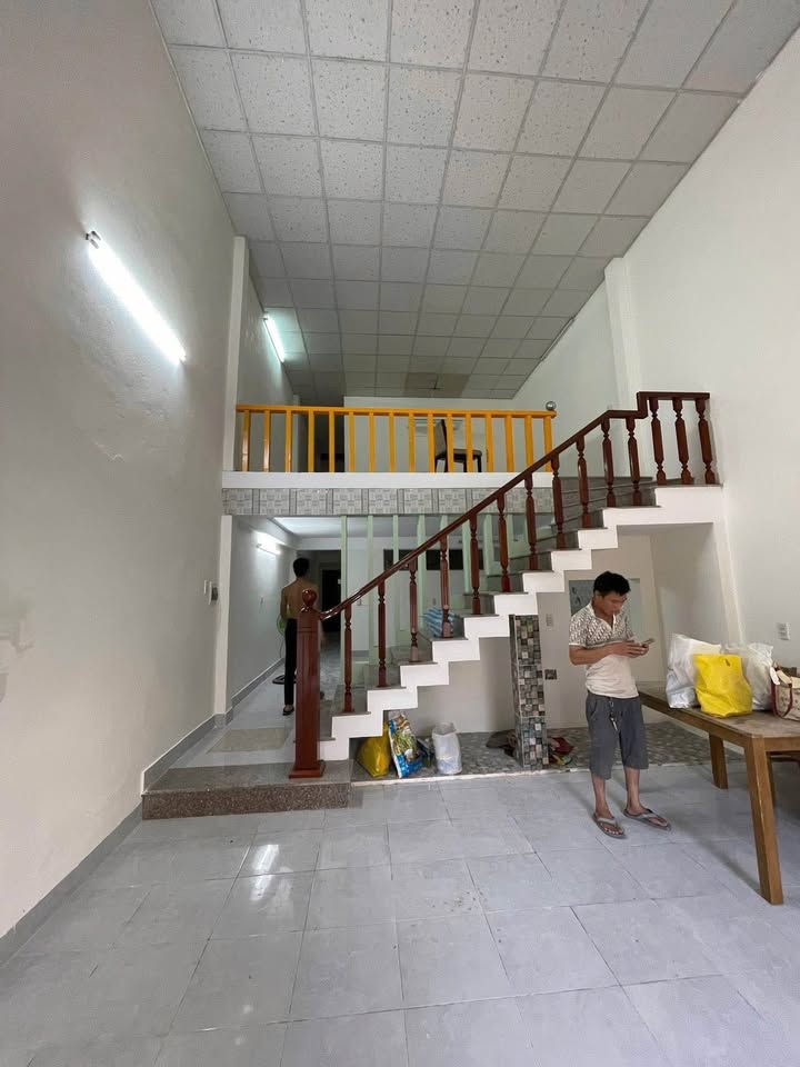 Nhà cho thuê 1 tầng gác lửng Đường Bàu Cầu, Hòa Châu 8 triệu - Không thể bỏ lỡ!
