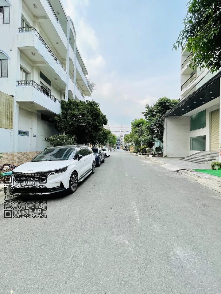 FrontHouse Bình Tân 100m² giá 14 tỷ - Đi bộ đến Aeon Mall Tên Lửa!