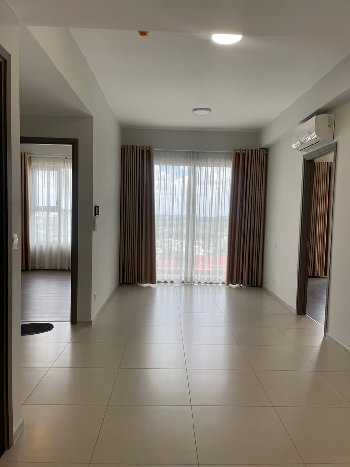 Căn hộ WestGate Bình Chánh 69m² giá 3.15 tỷ - Sổ hồng cầm tay, ban công góc!