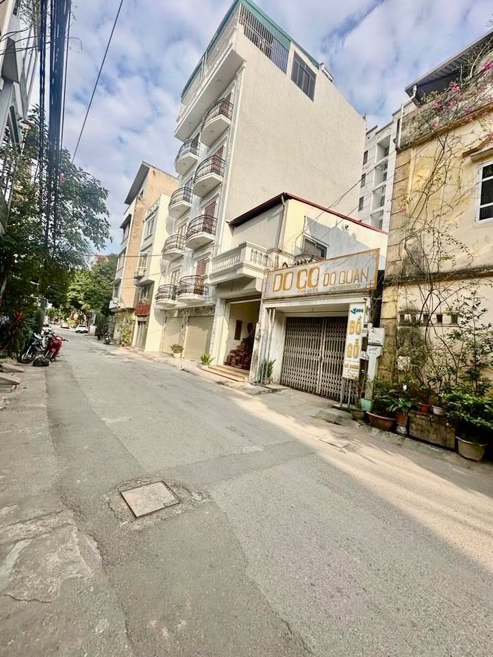 Mặt tiền kinh doanh phố Thanh Am 130m² giá 22 tỷ - Vị trí đắc địa cho đầu tư!