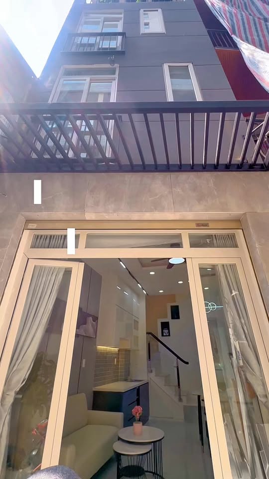 Nhà phố Phú Nhuận 100m² giá 5.839 tỷ - Cách mặt tiền chỉ 10m!