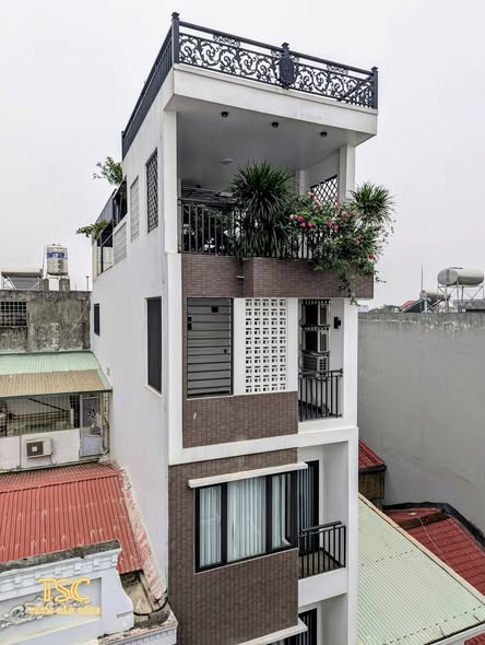 Nhà đẹp đường Hồ Sen, Lê Chân, 66m² giá 7.9 tỷ - Sẵn sàng vào ở!