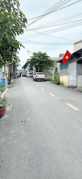 Nhà riêng Tân Đông Hiệp 125m² giá 3.45 tỷ - Mặt tiền đường nhựa rộng rãi!