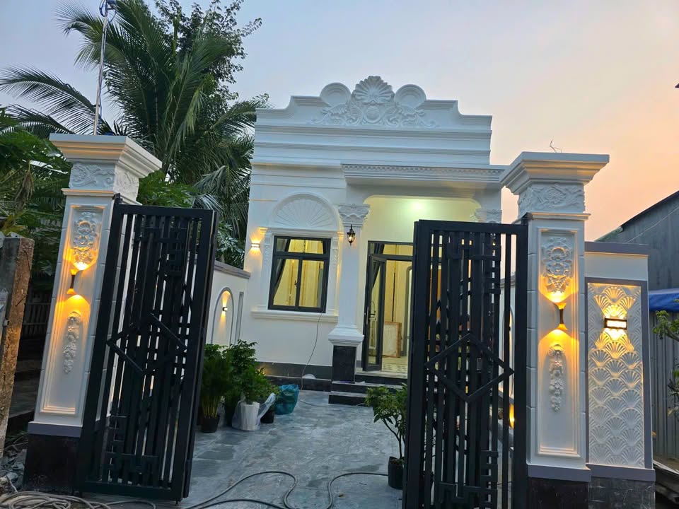 Nhà mới tân cổ điển Bến Tre 100m² giá 1.7 tỷ - Gần chợ Hữu Định!