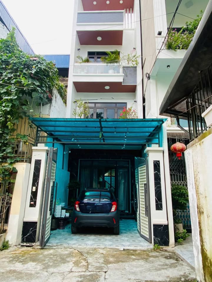 Nhà 3,5 tầng Bờ Hồ Nguyễn Du 75m² giá 3 tỷ - Chính chủ bán gấp!