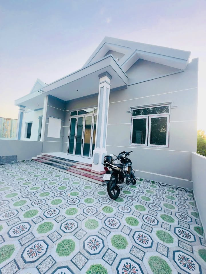 Nhà mái thái Huyện Long Thành 120m² giá 1.4 tỷ - Sẵn sàng vào ở ngay!