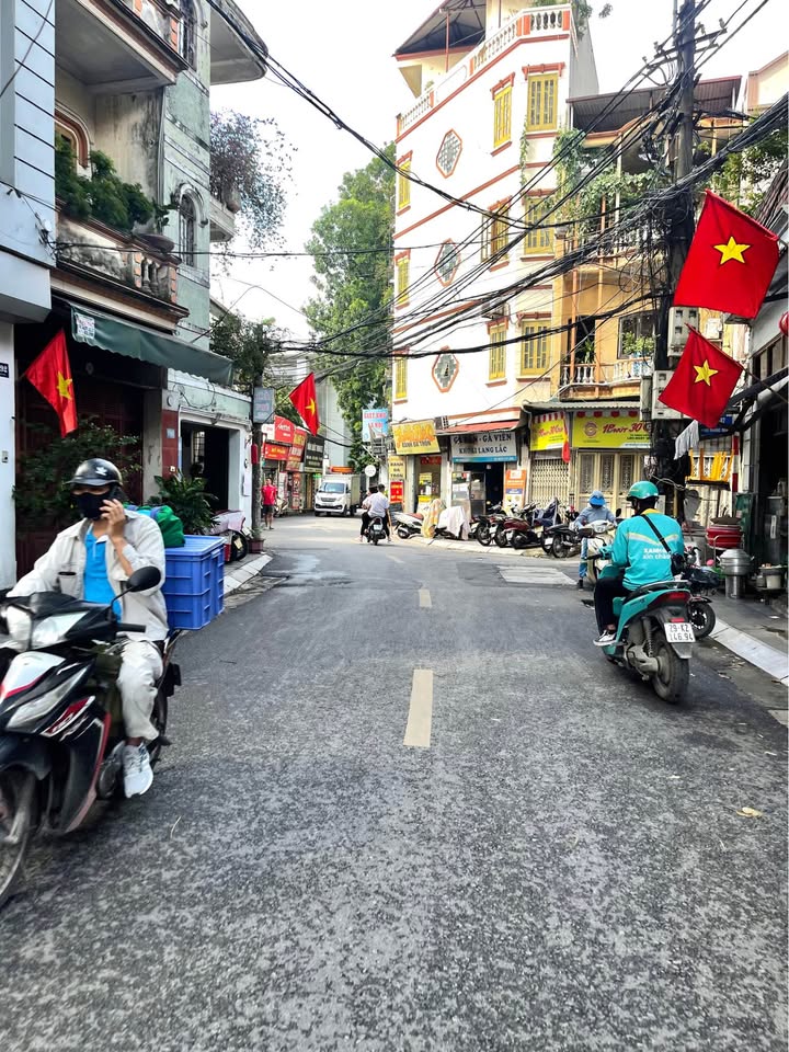 Nhà mới lô góc 43m² tại Bạch Mai chỉ 9 tỷ - Full nội thất, gần ô tô!