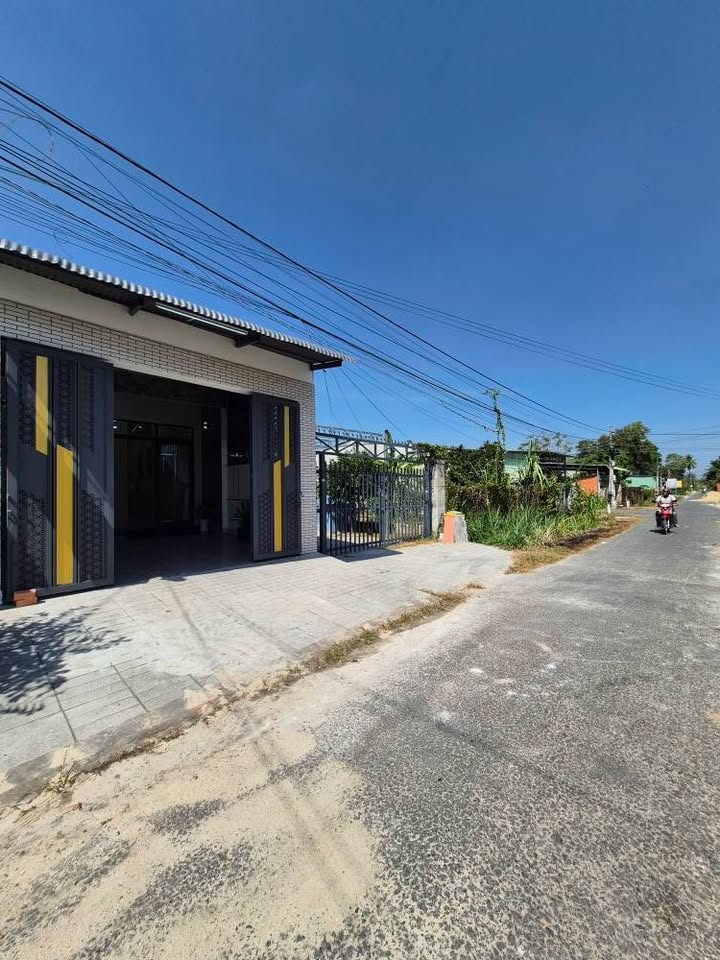 Nhà bán Khu phố Trường An – Phường Long Hoa – Tây Ninh 142m² giá 1.49 tỷ - Vị trí đắc địa, tiện nghi đầy đủ!