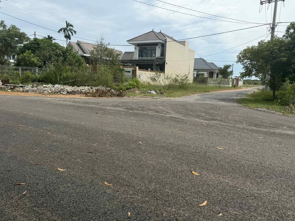 FrontHouse mặt tiền Lương Thế Vinh, Gio Linh 210m² giá chỉ từ 1.1 tỷ - Đầu tư sinh lời!